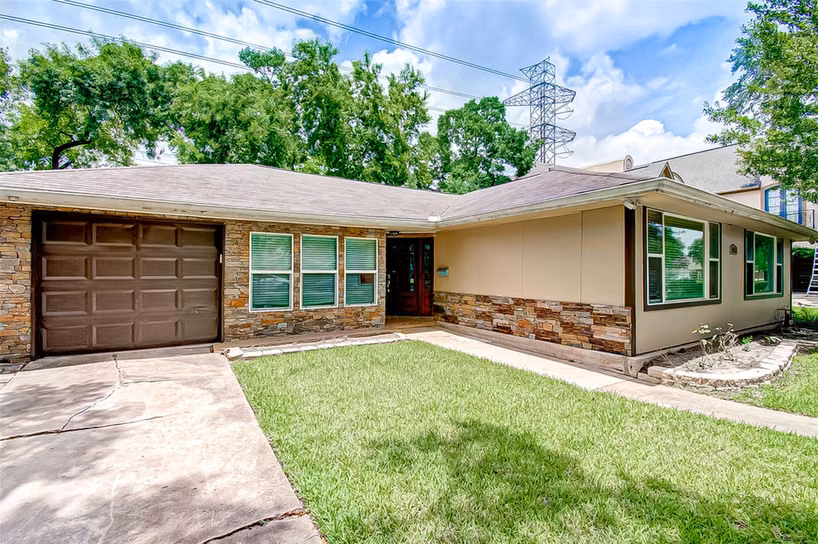 Photo 4 of 4804 Saxon Street, Bellaire, TX