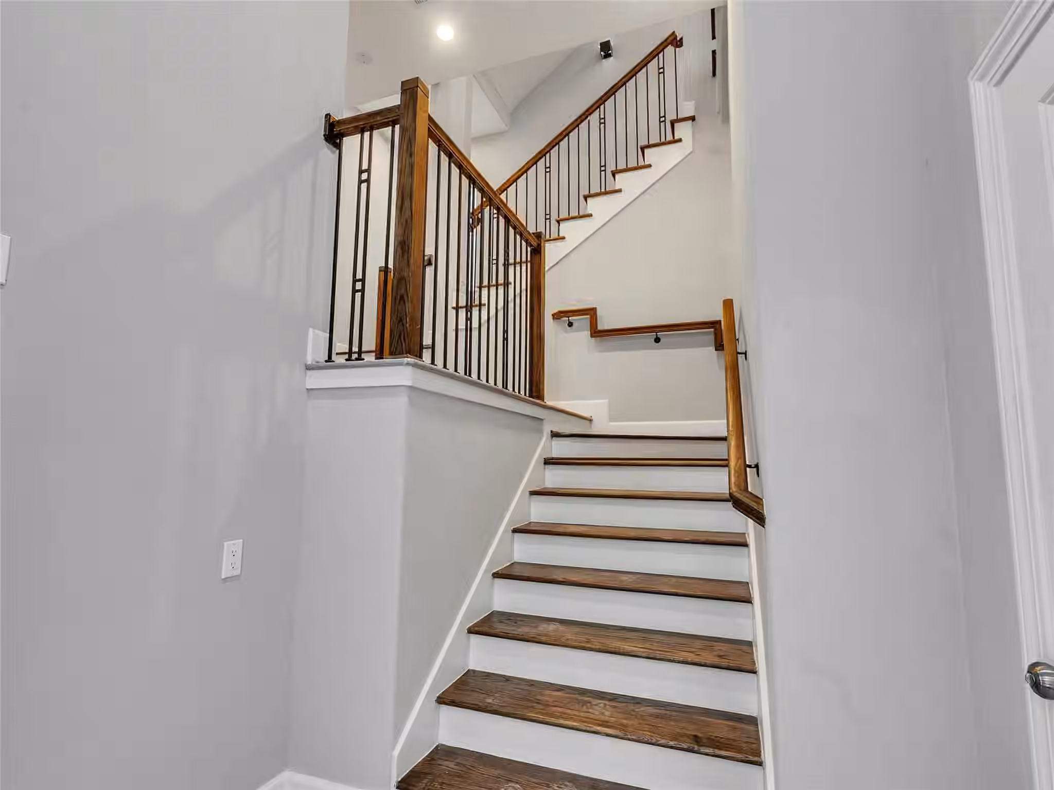 Photo 3 of 1122 W 16th Street C, Houston, TX