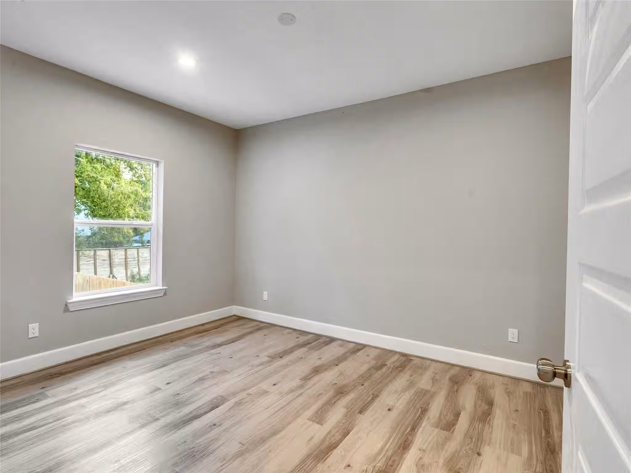 Photo 5 of 1122 W 16th Street C, Houston, TX