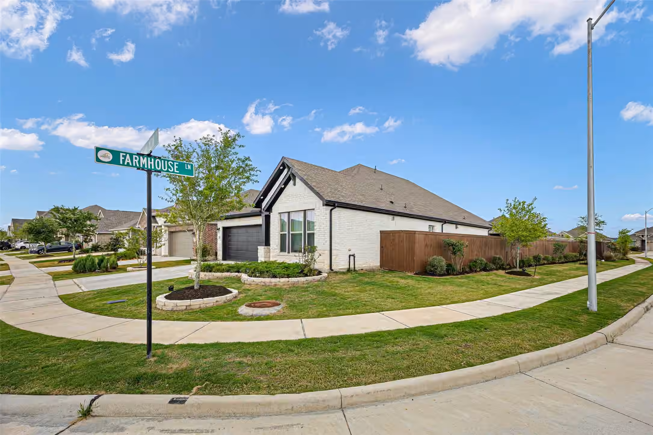 Photo 3 of 10306 Hay Meadow Drive, Iowa Colony, TX