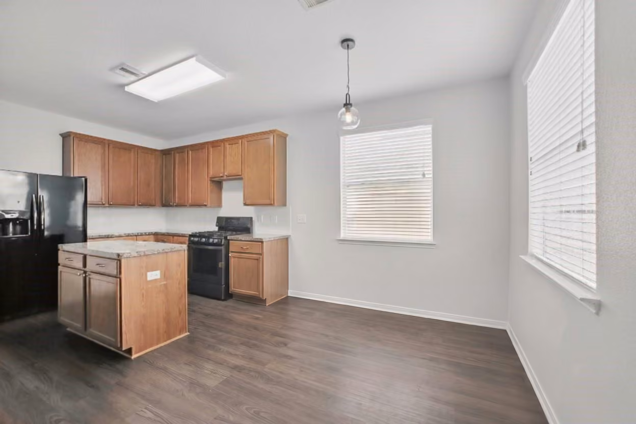 Photo 6 of 1193 Stallion Ridge, Alvin, TX