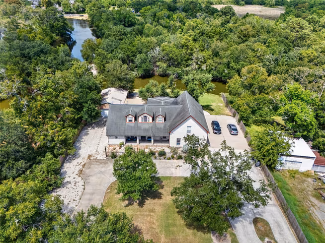 Photo of 8618 Highway 6, Hitchcock, TX 77563