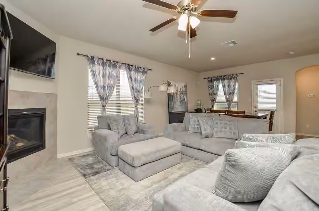 Photo 4 of 10519 Scrub Oak Drive, Rosharon, TX