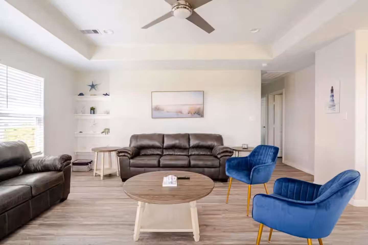 Photo 5 of 1115 Waco Road, Gilchrist, TX
