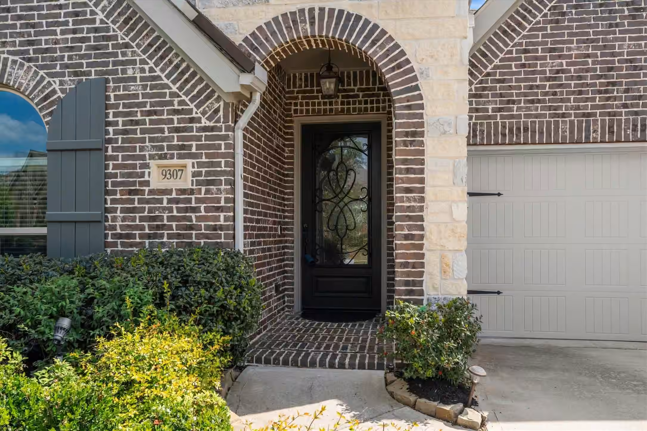 Photo 5 of 9307 Mont Ellie Lane, Tomball, TX