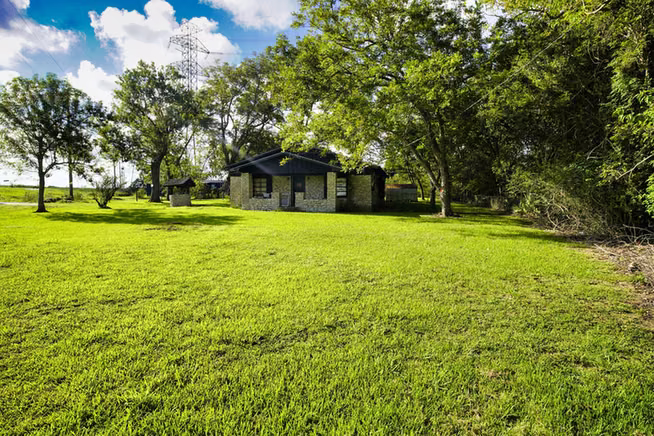 Photo of 1203 County Road 677, Brazoria, TX 77422