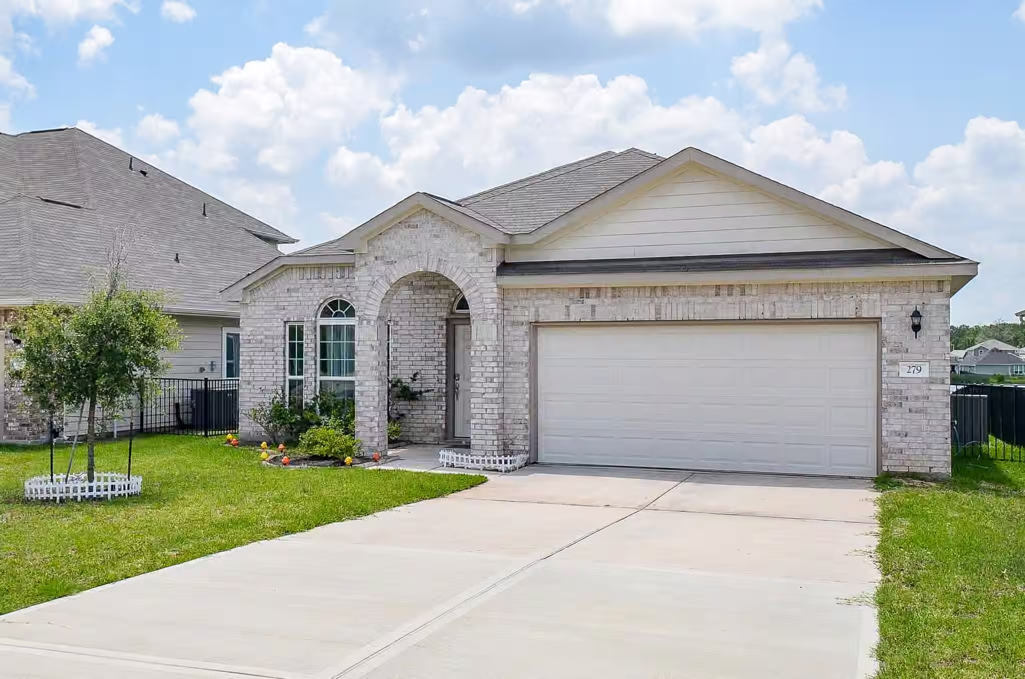 Photo of 279 Shoreview Drive, Conroe, TX 77303