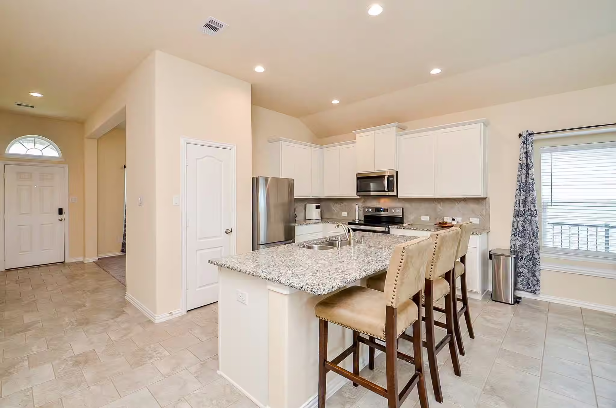Photo 7 of 279 Shoreview Drive, Conroe, TX