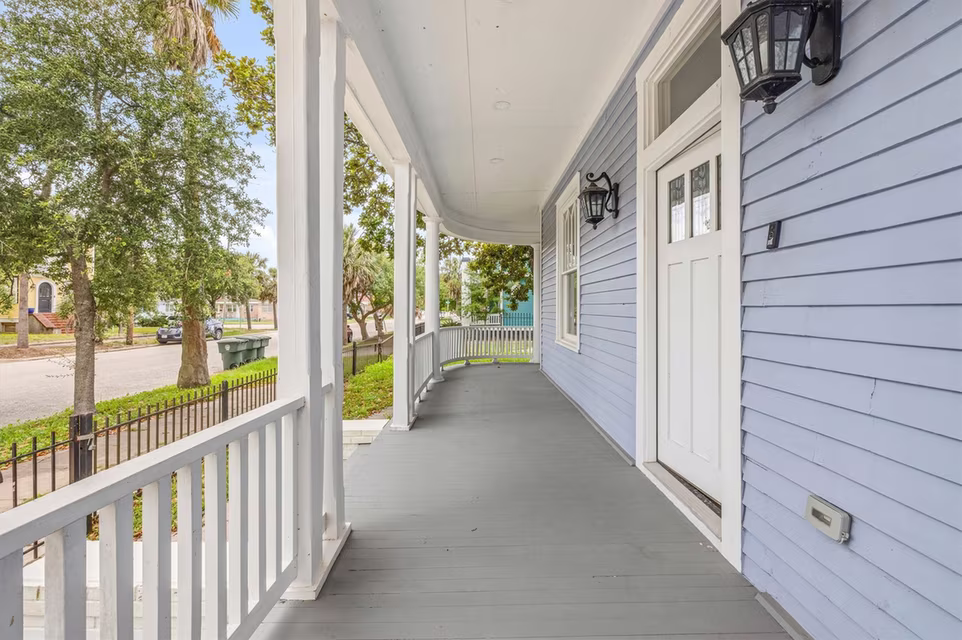 Photo 3 of 2415 Avenue O 1/2, Galveston, TX