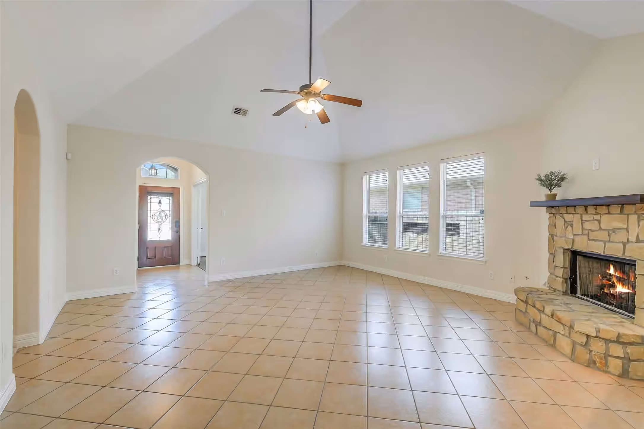 Photo 7 of 28622 Lockeridge Springs Drive, Spring, TX