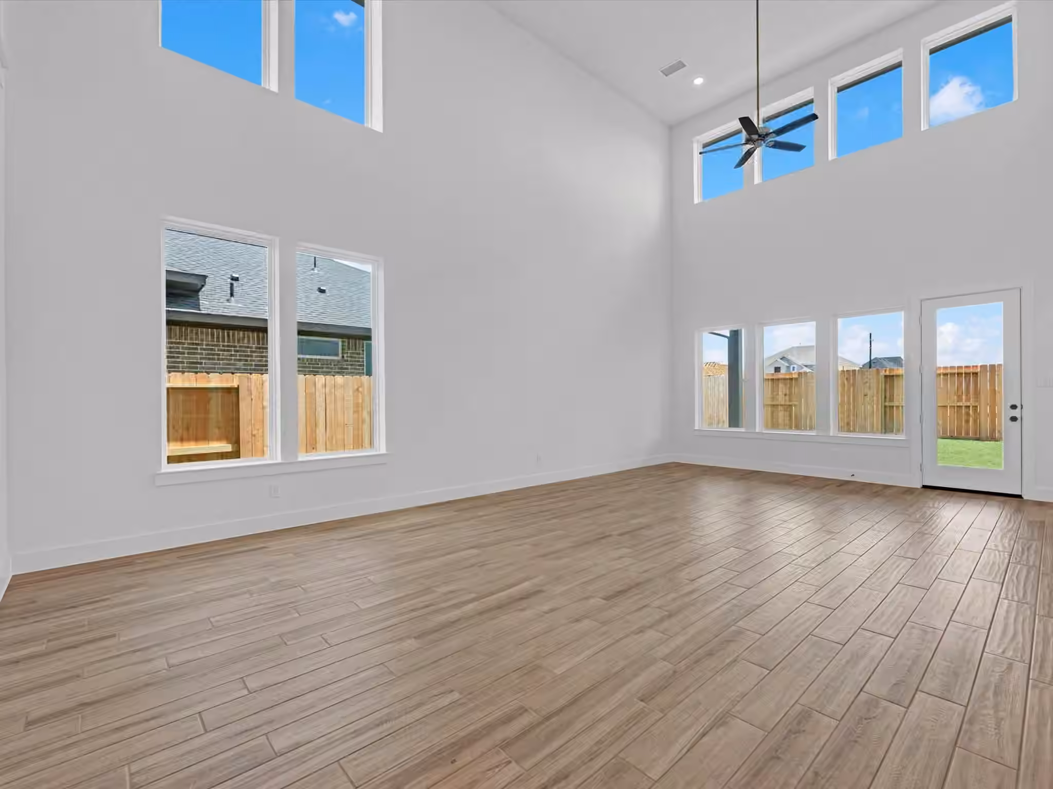 Photo 6 of 16506 Harmony Lea Lane, Hockley, TX