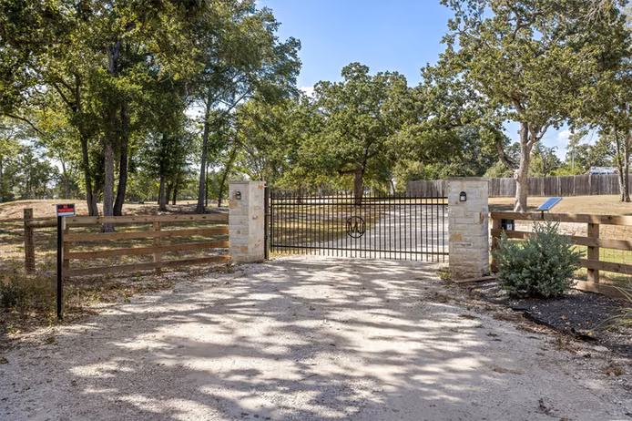 Photo 2 of 1121 Allen Road, Brenham, TX