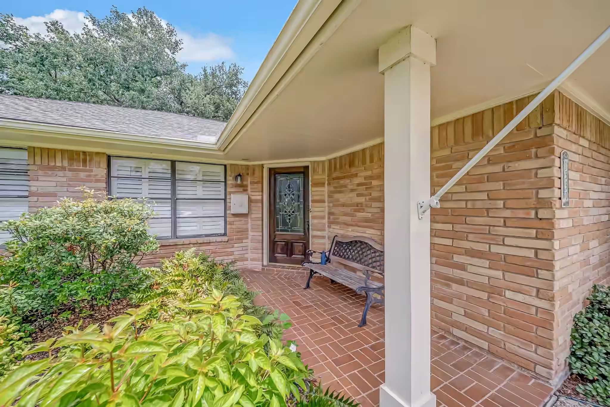 Photo 2 of 1330 Foxwood Road, Houston, TX