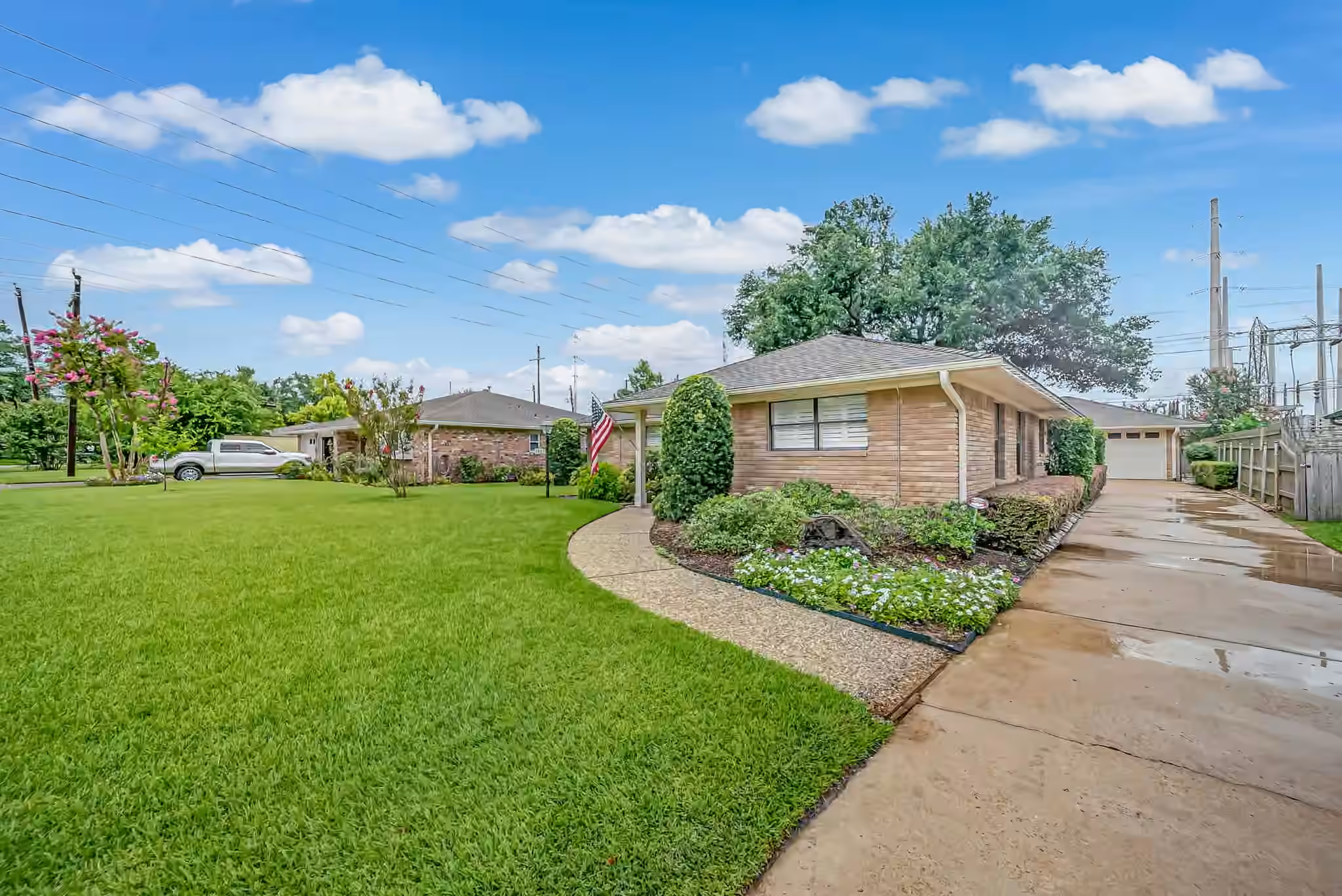Photo 4 of 1330 Foxwood Road, Houston, TX