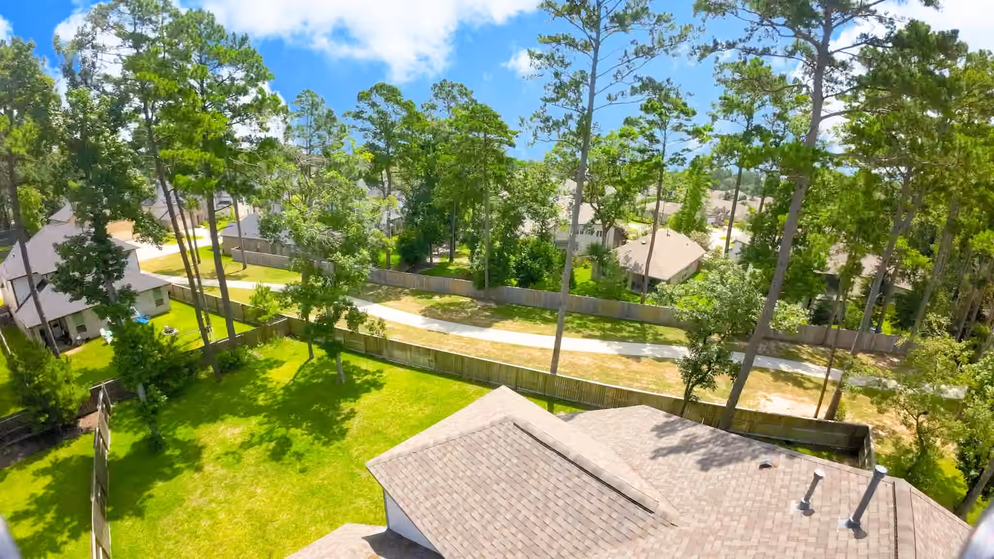 Photo 3 of 148 Gray Pine Grove Way, Conroe, TX