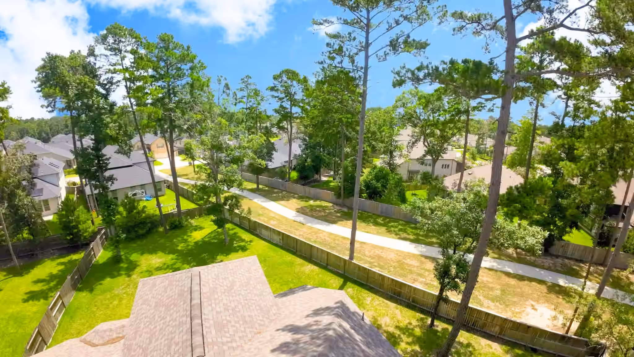 Photo 5 of 148 Gray Pine Grove Way, Conroe, TX
