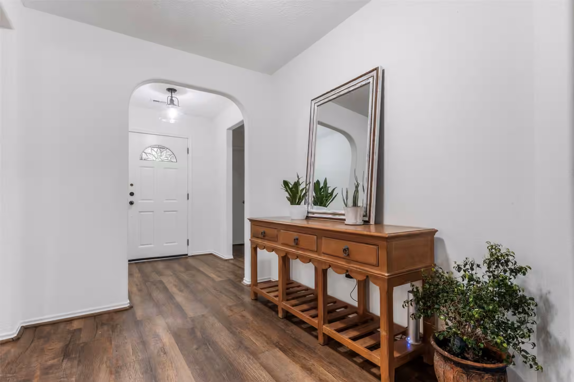 Photo 6 of 9750 Gulfstream Drive, Conroe, TX
