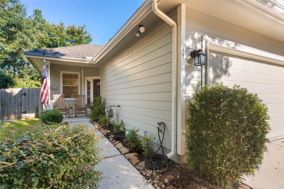 Photo 2 of 11 Abercrombie Place, Conroe, TX