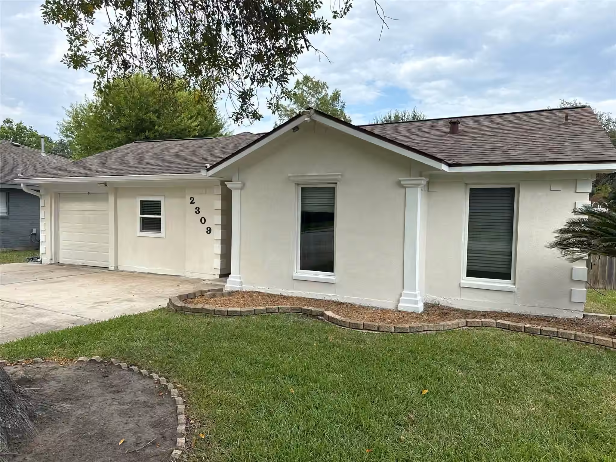 Photo 2 of 2309 Halbert Drive, Pearland, TX
