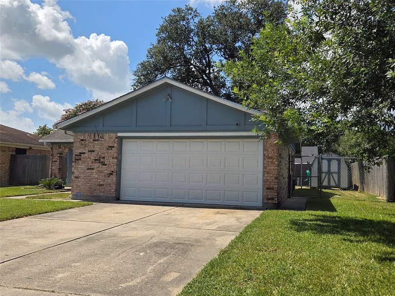 Photo 2 of 1518 Wentwood Drive, Pasadena, TX