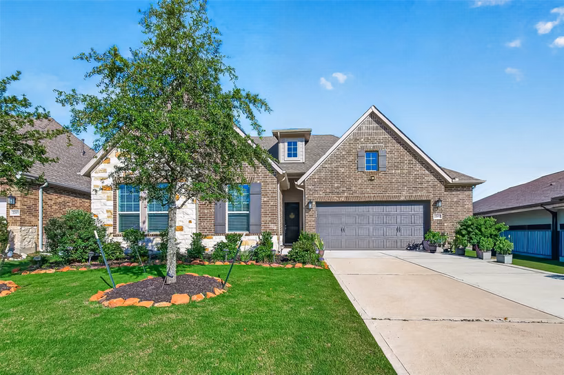 Photo 2 of 2207 Carrol Creek Drive, Richmond, TX