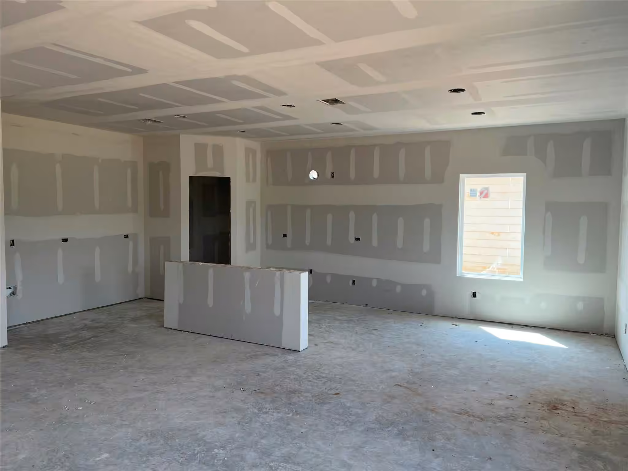 Photo 3 of 4614 Coral Bean Street, Pinehurst, TX