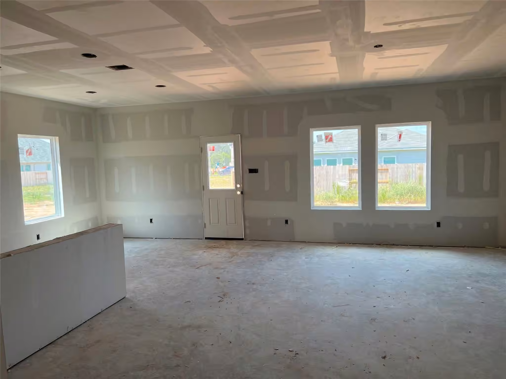 Photo 4 of 4614 Coral Bean Street, Pinehurst, TX