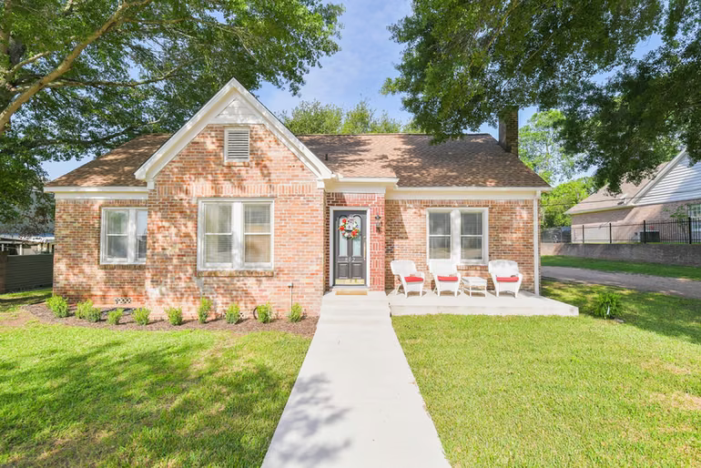 Photo of 802 S Day Street, Brenham, TX 77833