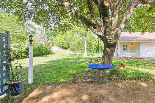 Photo 7 of 802 S Day Street, Brenham, TX