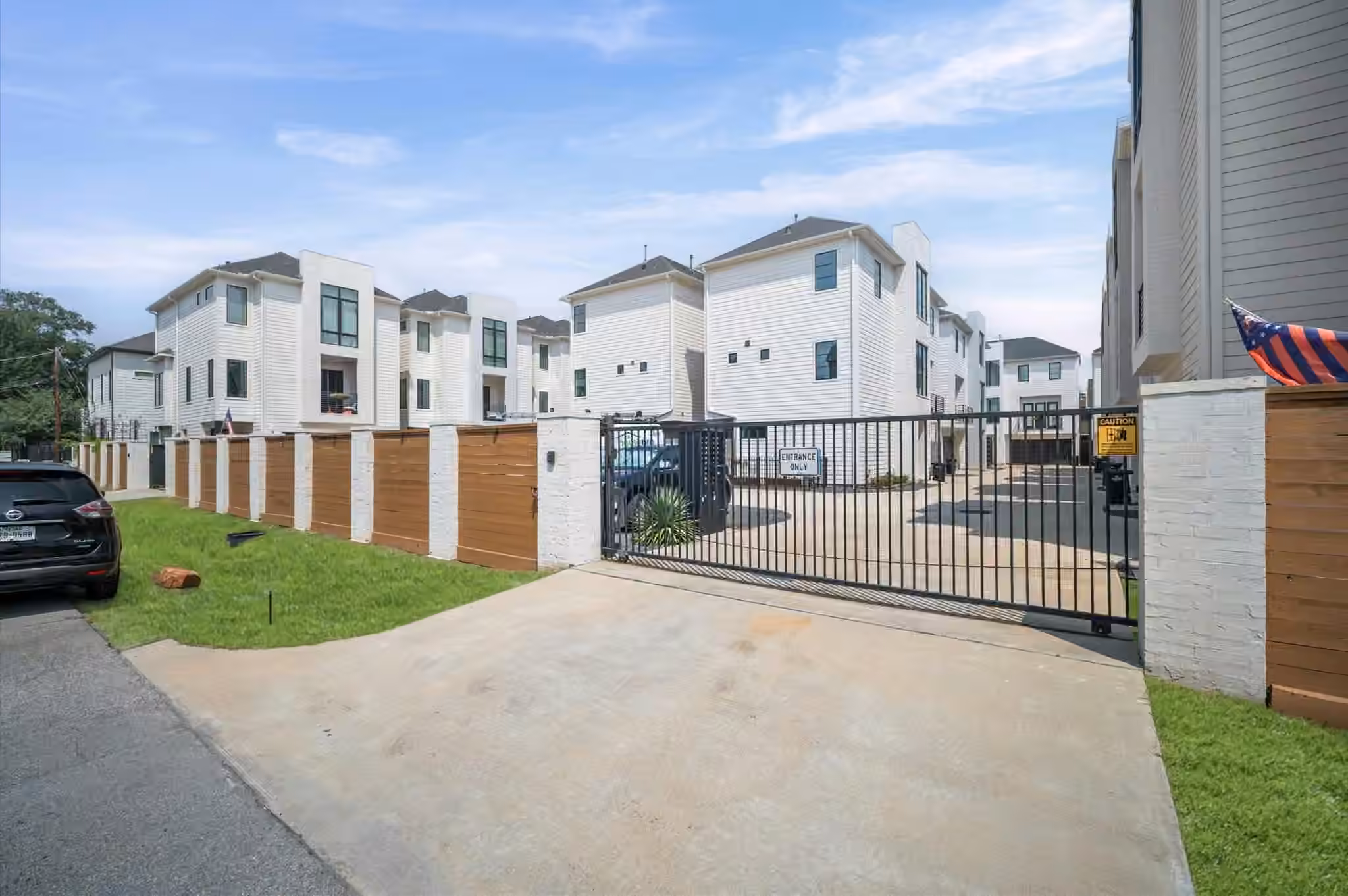 Photo 4 of 834 Wakefield Drive B, Houston, TX