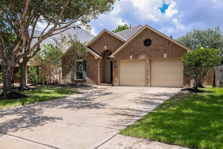 Photo 2 of 2919 Chalet Knolls Lane, Katy, TX