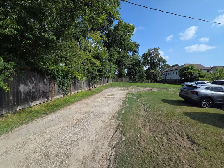 Photo 3 of 701 Mansfield Street, Houston, TX