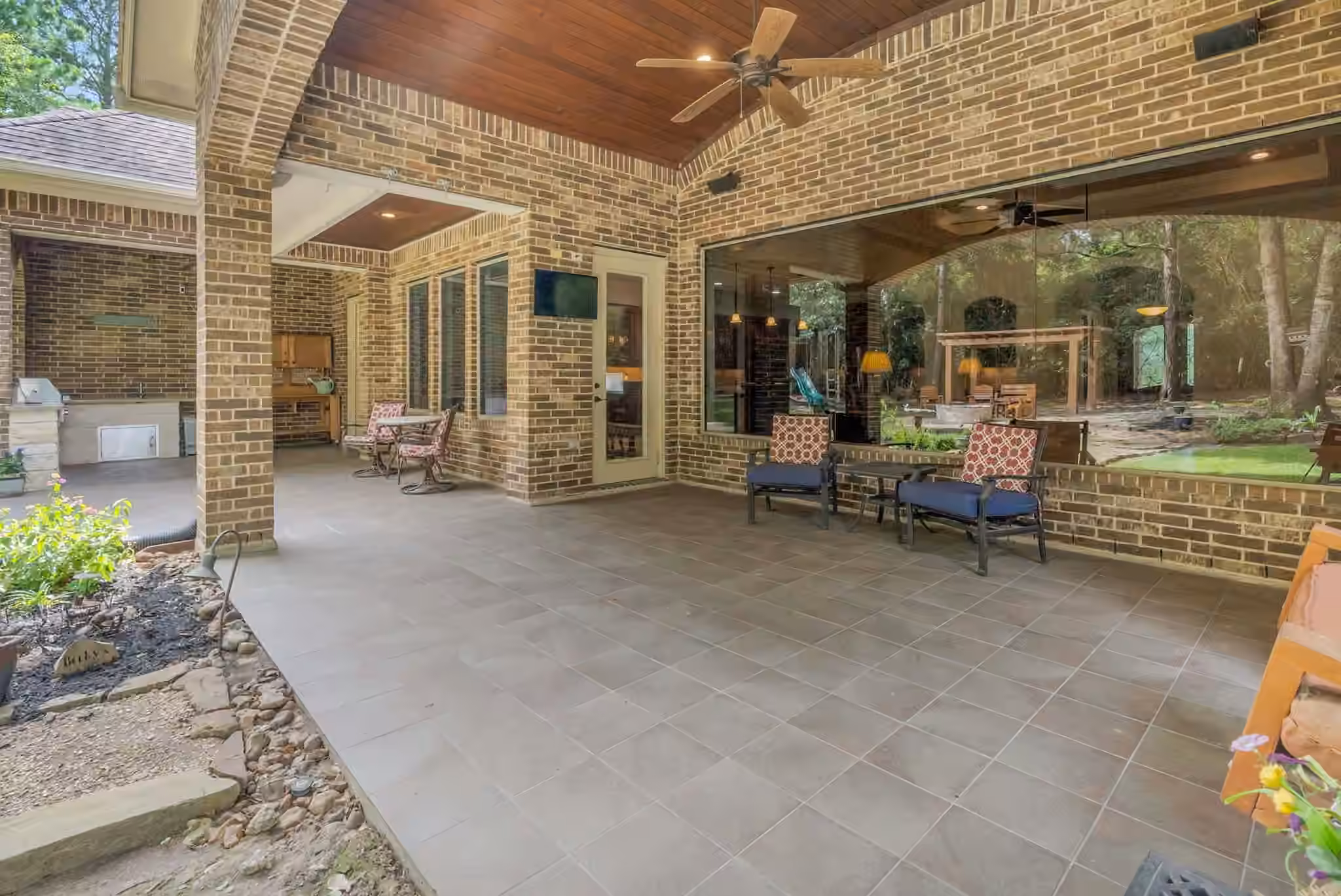 Photo 3 of 26123 E Crown Crossing Drive, Montgomery, TX