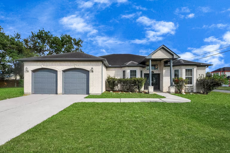 Photo 2 of 3749 Kilkenny Drive, Houston, TX