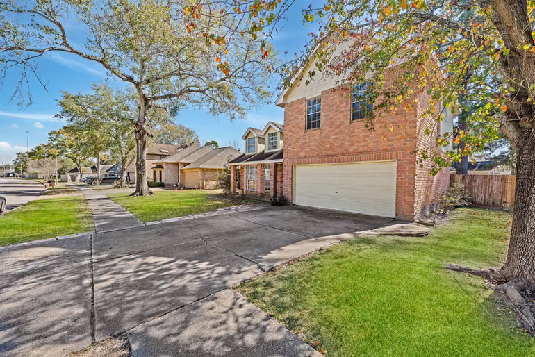 Photo of 11123 Gatesden Drive, Tomball, TX