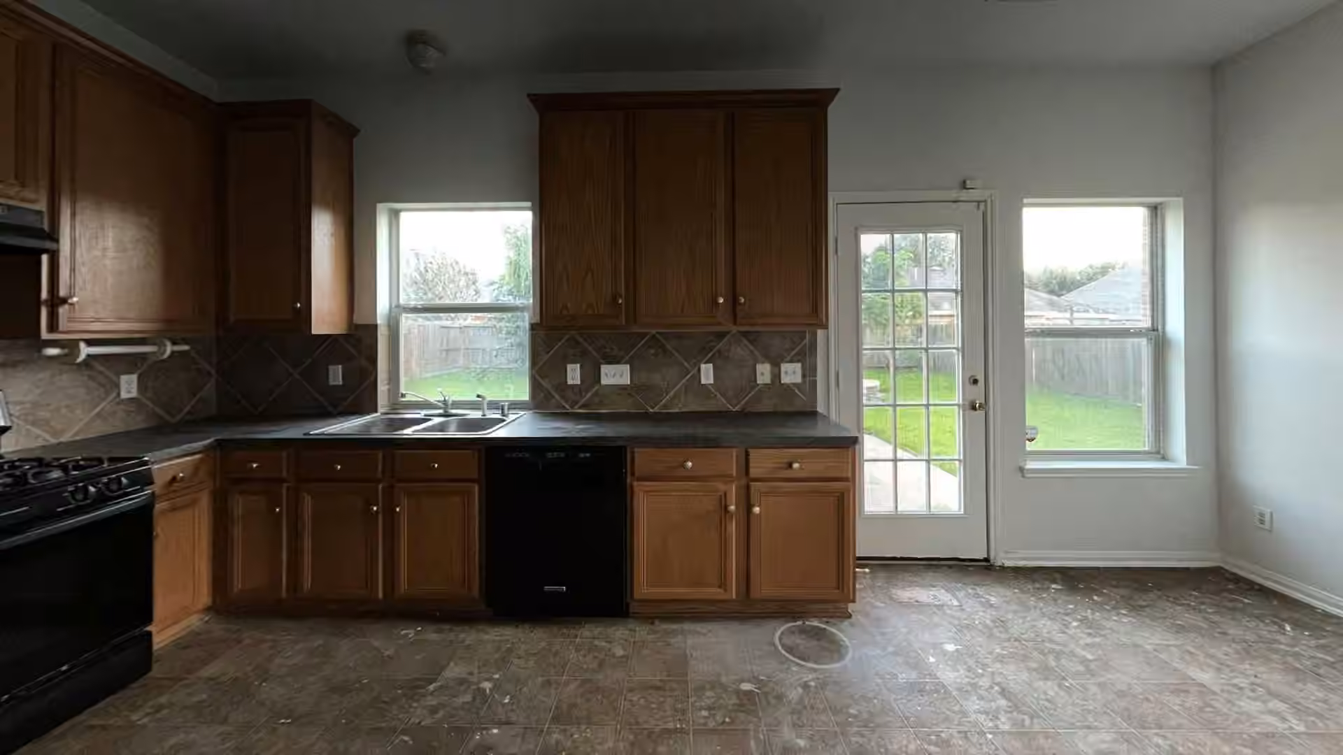 Photo 5 of 6806 Adella Court, Pearland, TX