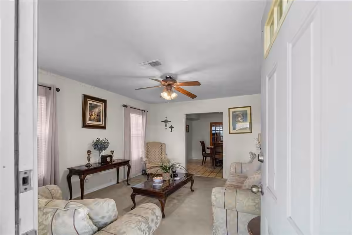 Photo 3 of 104 Avenue E, Highlands, TX