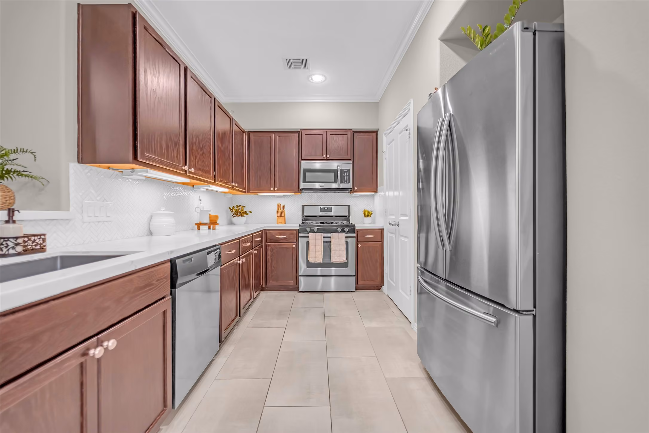 Photo 3 of 8118 Stoneyway Drive, Houston, TX