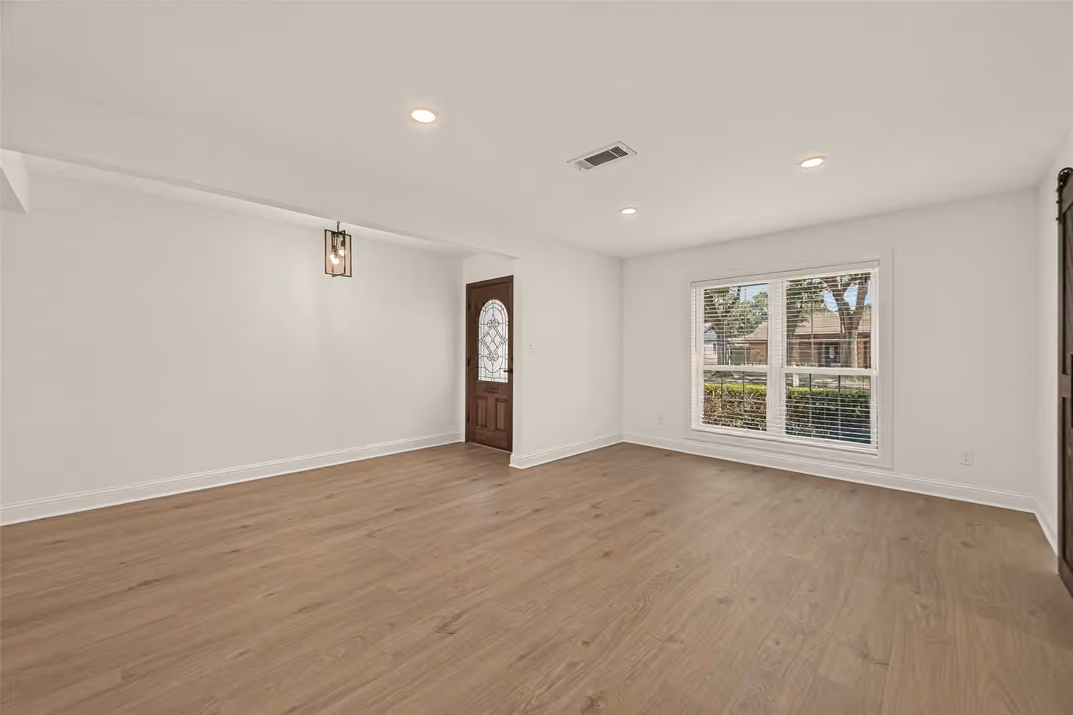 Photo 6 of 5946 Valkeith Drive, Houston, TX