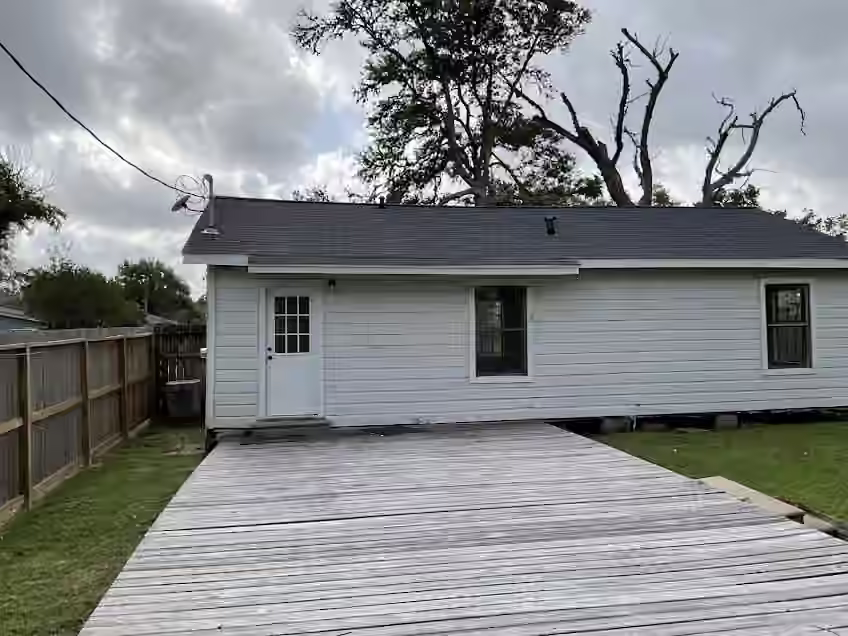 Photo 2 of 135 Huisache Street, Lake Jackson, TX