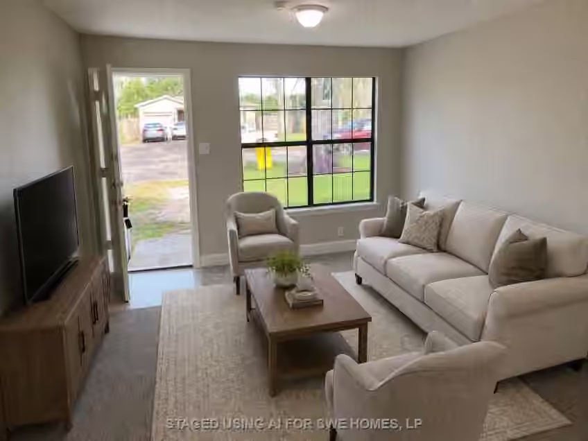 Photo 4 of 135 Huisache Street, Lake Jackson, TX