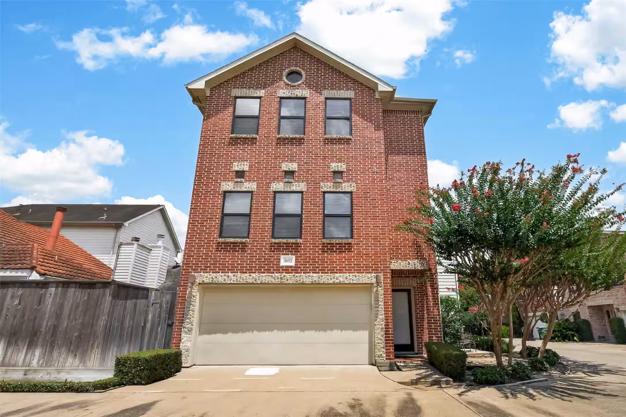 Photo of 5653 Pine Street, Houston, TX
