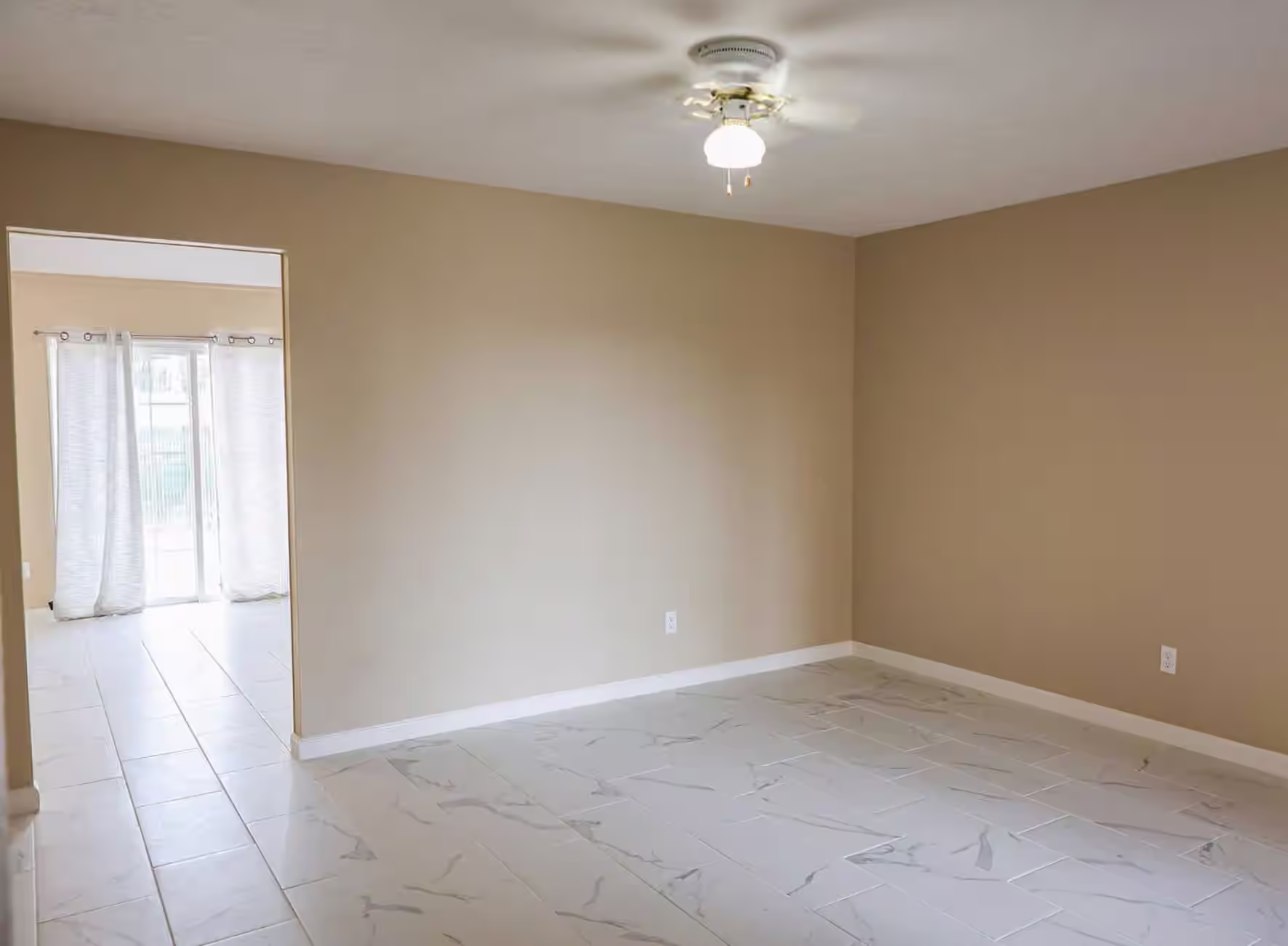 Photo 4 of 722 Canna Street, Channelview, TX