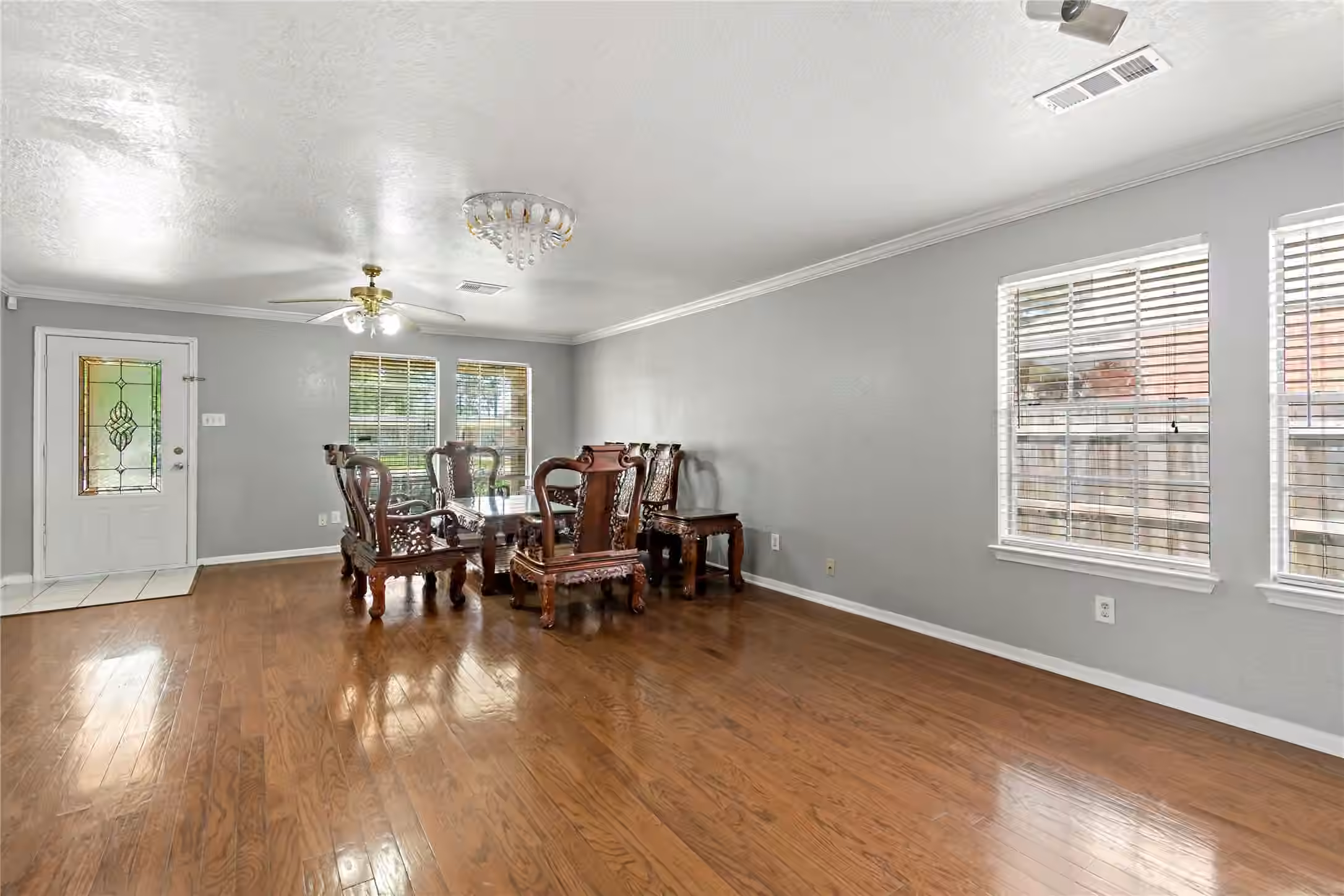 Photo 4 of 8003 Swiftwater Lane, Houston, TX
