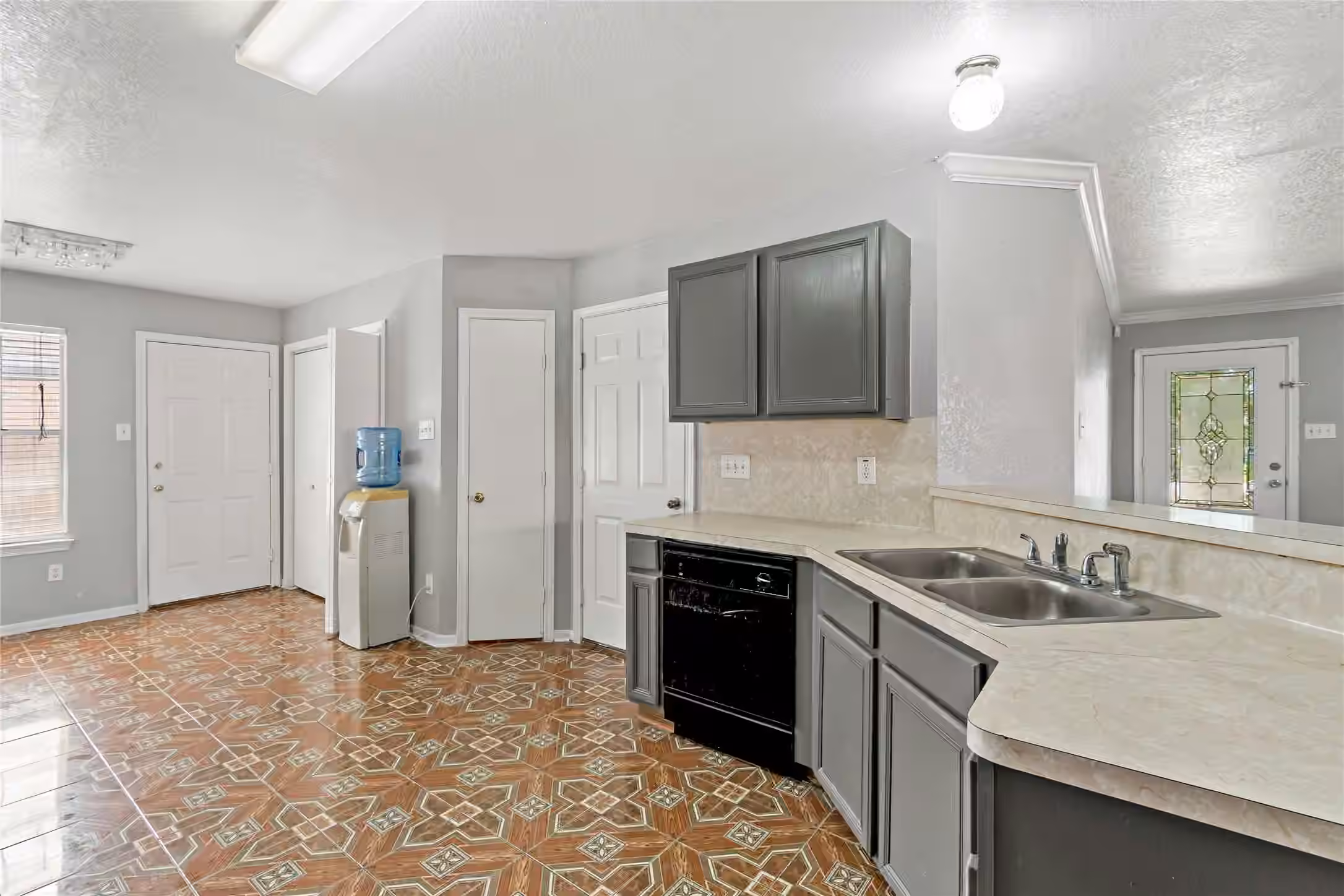 Photo 6 of 8003 Swiftwater Lane, Houston, TX