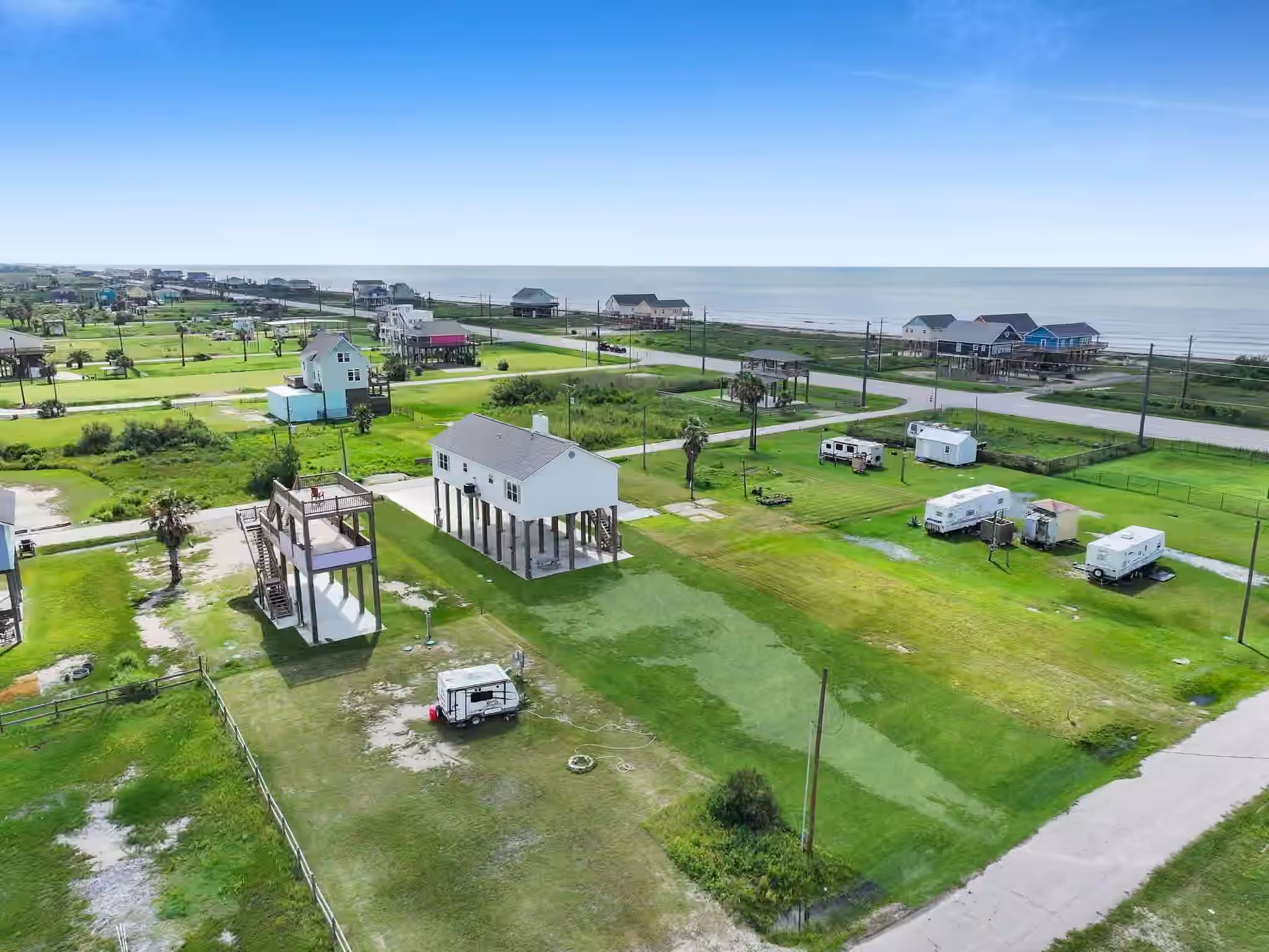Photo 7 of 1023 N Bay Street, Gilchrist, TX