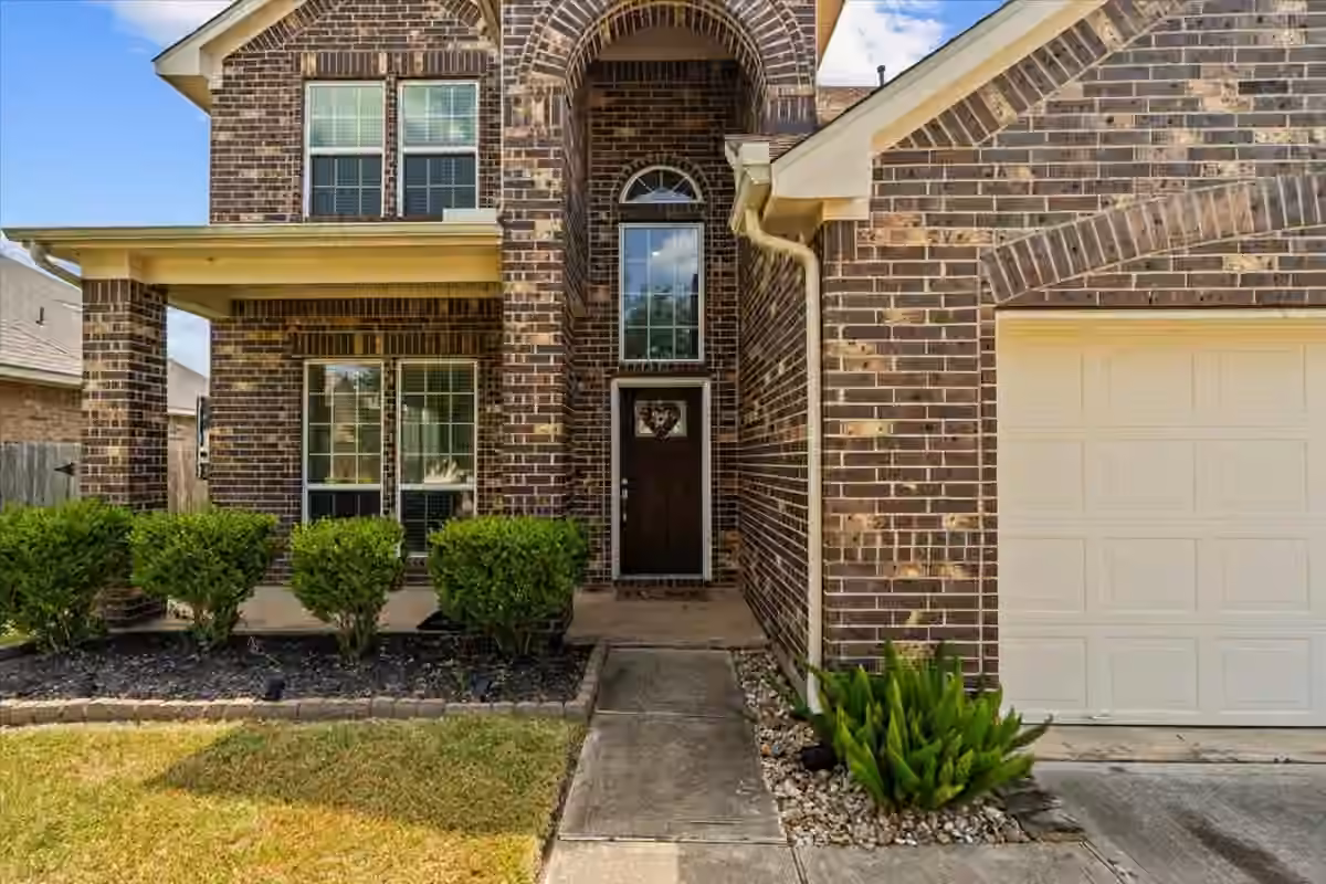 Photo 2 of 2871 Ginger Cove Lane, Dickinson, TX