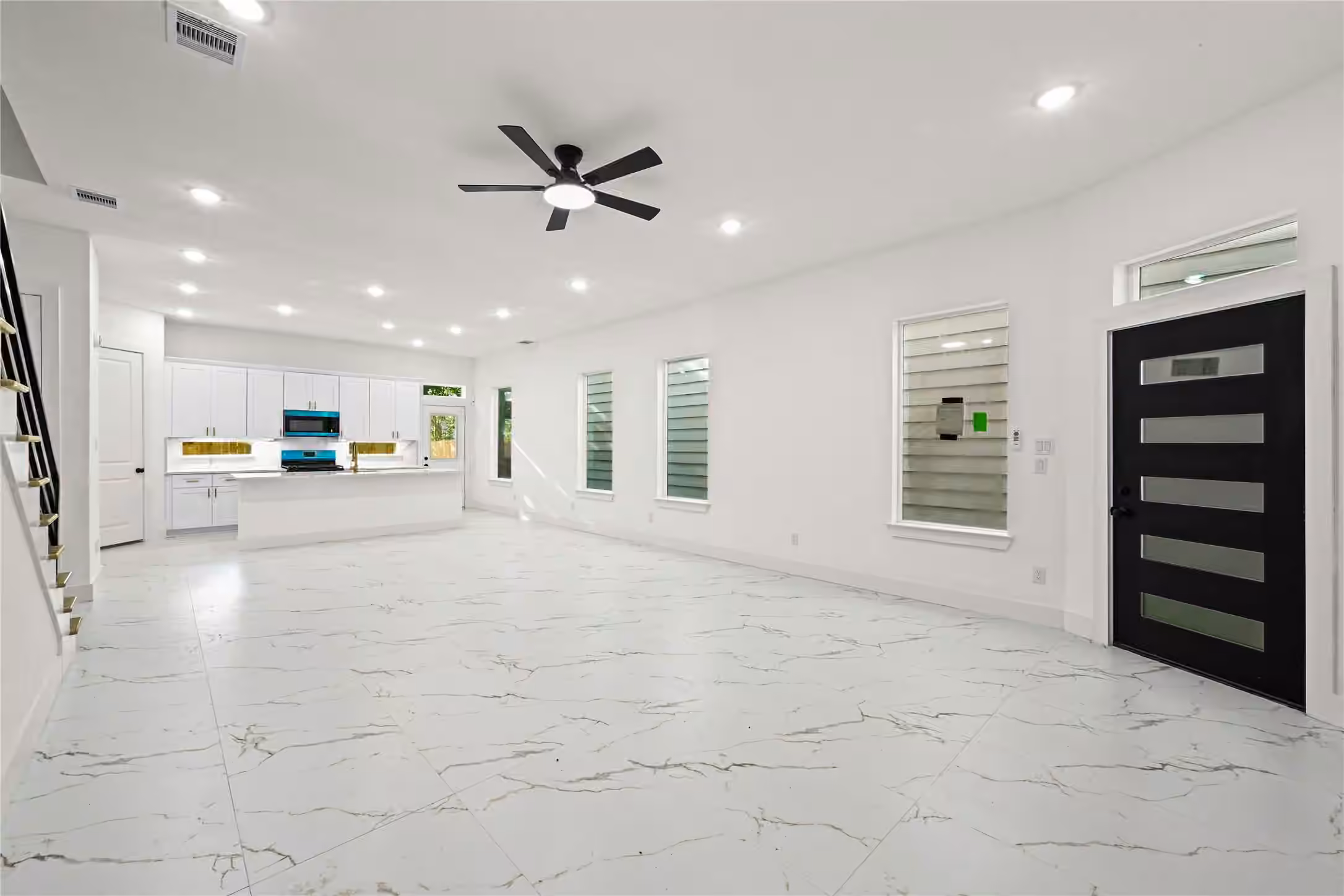 Photo 4 of 7715 Bowen Street, Houston, TX