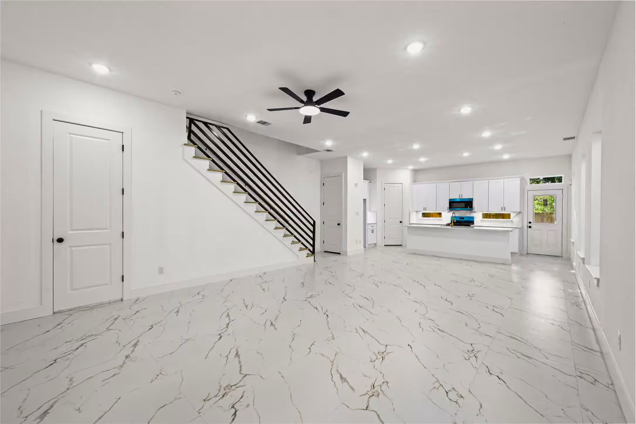 Photo 5 of 7715 Bowen Street, Houston, TX