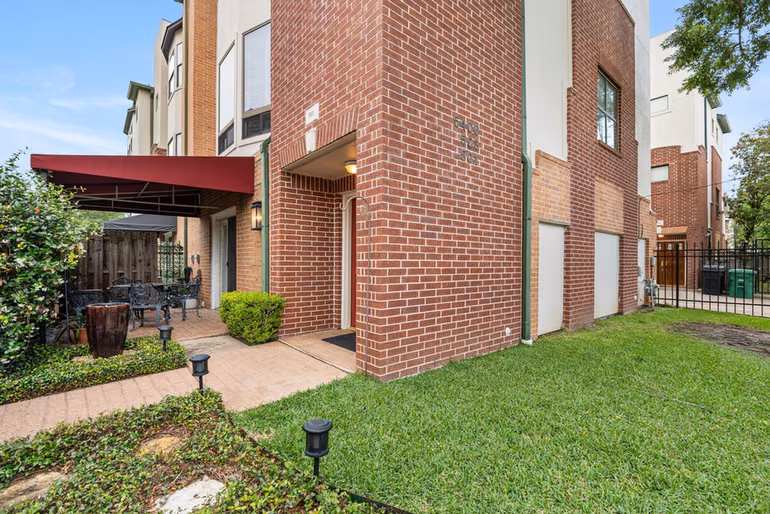 Photo 3 of 501 Detering Street, Houston, TX